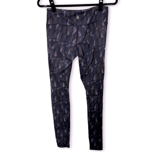 Lululemon Women’s Sz 6 Older Style Geometric Mid Rise Leggings Tights Purple - Picture 1 of 5